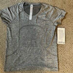 Brand new Lululemon Swiflty Tech short sleeve 2.0 race - size 8 grey